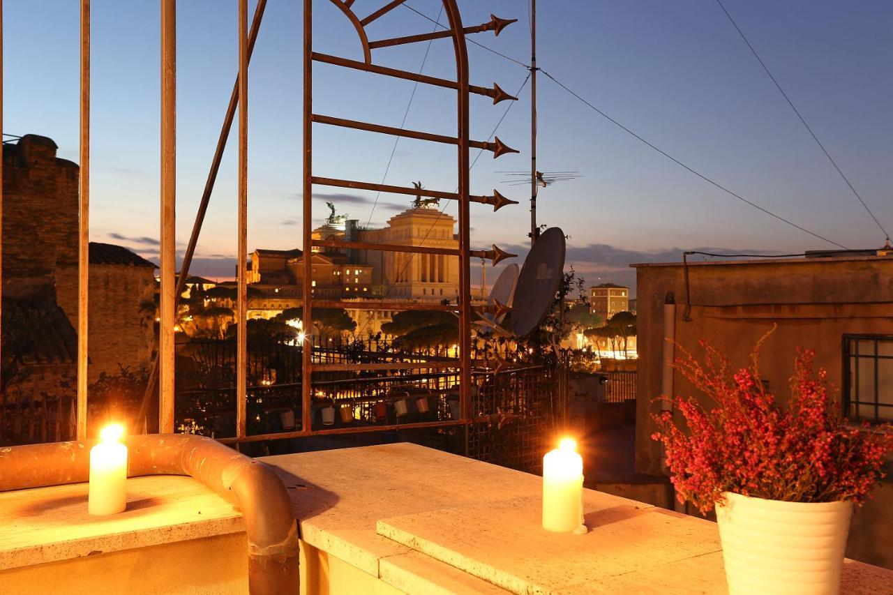 Apartment Maxima: Amazing View Of The Roman Forum Rom
